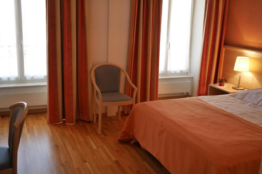 Auberge Aux Deux Sapins Montricher Ruang foto